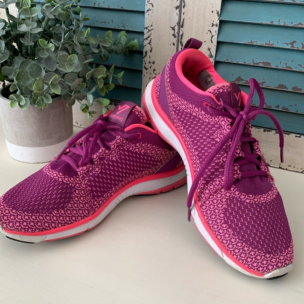 Women’s Vionic Sierra athletic/sneakers Sz 9.5